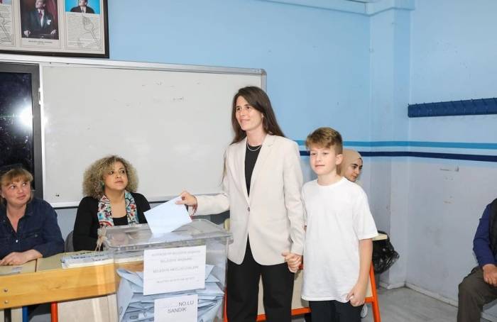 İzmir’e 33’lük İki Başkan