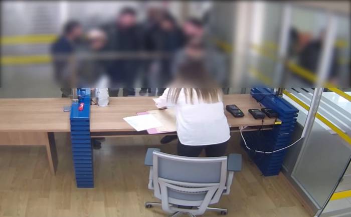 Yalova’da Sahte Kimlikle Tarla Satmaya Çalışan Dolandırıcı Tutuklandı