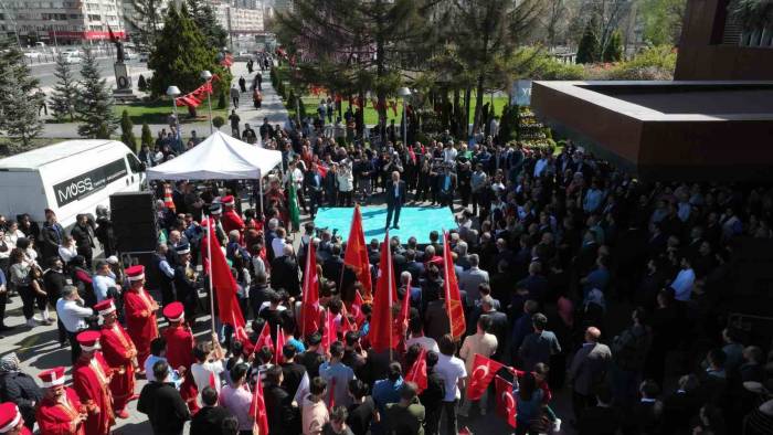 Başkan Büyükkılıç: "Kayserilerin Hizmetkarı Olmaya Devam Edeceğiz"