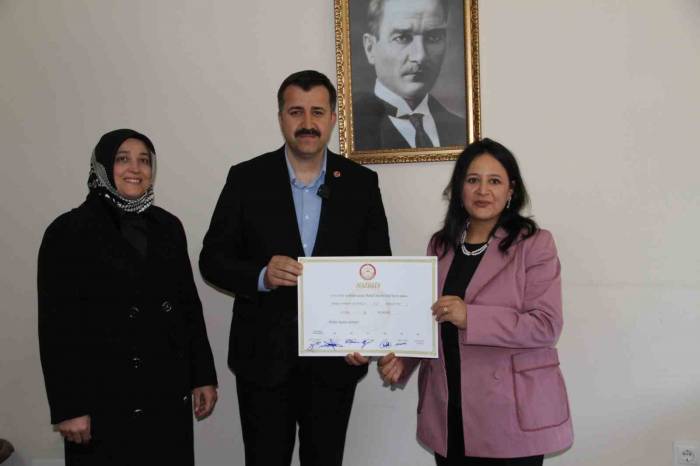 Mazbatasını Alan Mhp’li Başkan Göreve Başladı