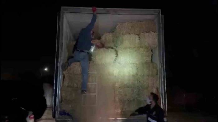 Saman Balyalarının Arasında 305 Kilo Uyuşturucu Çıktı