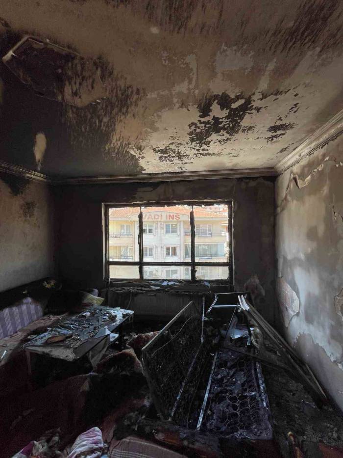 Hakkında Tahliye Kararı Verilen Kiracı Oturduğu Evi Yaktı