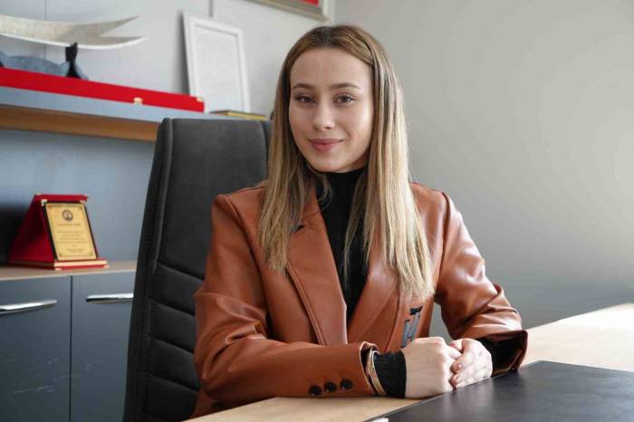 Türkiye’nin En Genç Kadın Belediye Başkanı Oldu