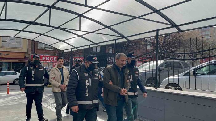 Eskişehir’de 4 Fetö Şüphelisi Yakalandı