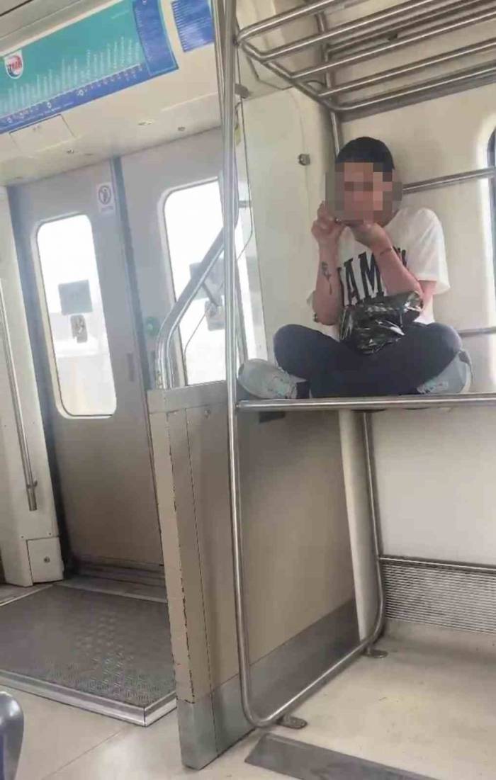 İzban’da Uyuşturucu Kullanan Genç Kız Kamerada