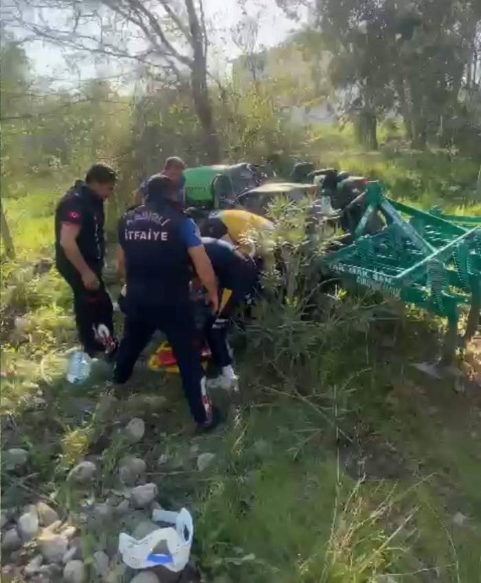 Devrilen Traktörün Sürücüsü Hayatını Kaybetti