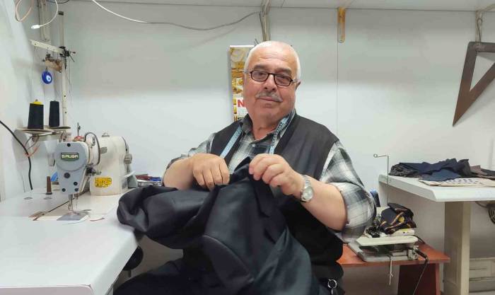 Depremzede Esnaf 60 Yıldır Dede Mesleğini Sürdürüyor