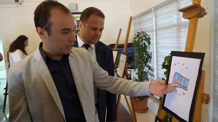Otizmli Üniversite Öğrencisi Berkay’ın Azmi: Spor Ve Resim Yaparak Hayata Tutundu