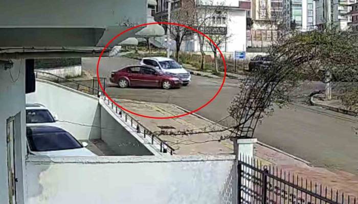 Aynı Yerde Bir Ayda 4 Kaza: O Anlar Kamerada