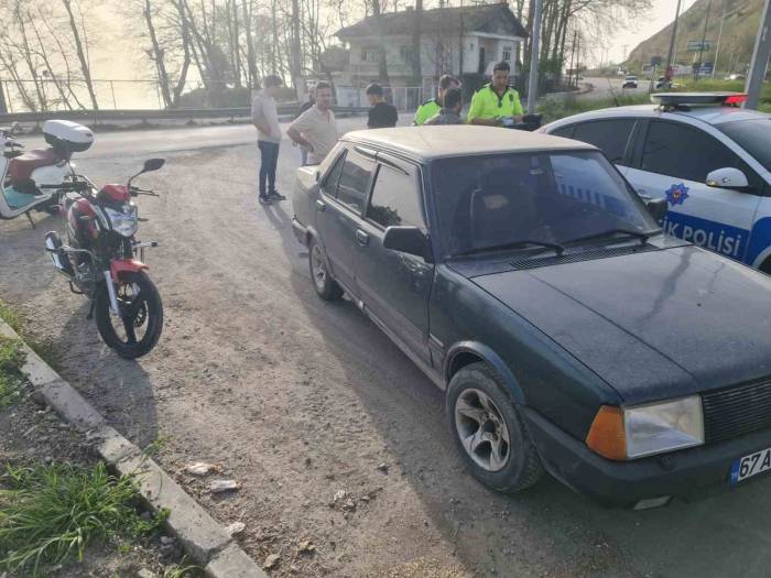 Otomobil Motosikletle Çarpıştı: 1 Yaralı