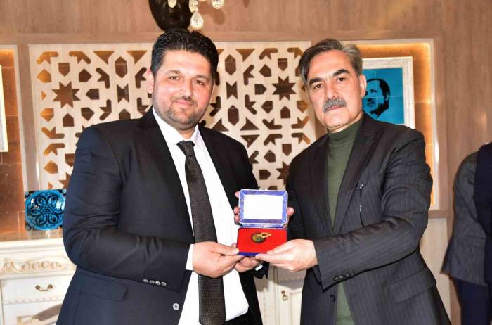 Ahlat Belediyesinde Devir Teslim Yapıldı