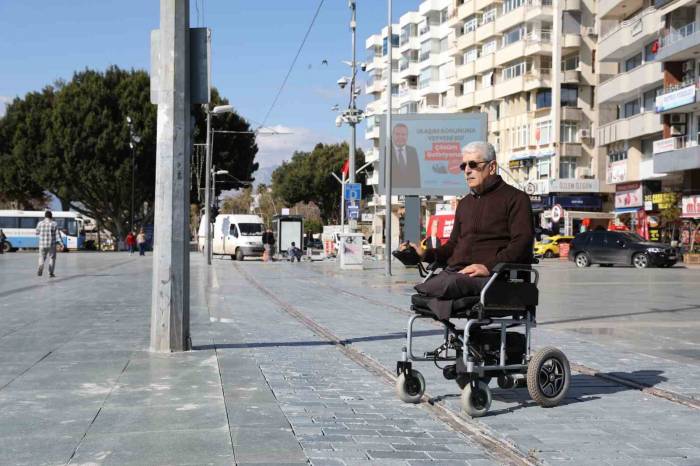 Nostalji Tramvayı Da Seferlerine Yeniden Başladı