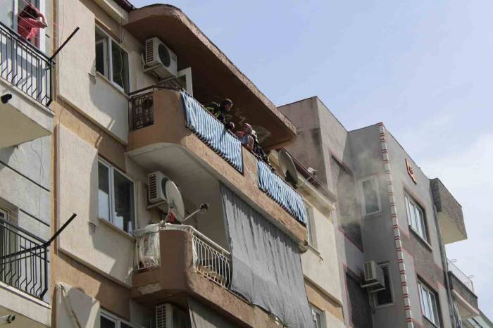 Küçük Çocuk Çakmakla Oynarken Evi Yaktı