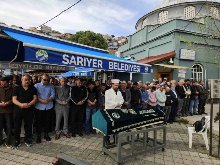 Beşiktaş’taki Yangında Hayatını Kaybeden Efe Demir Gözyaşlarıyla Uğurlandı