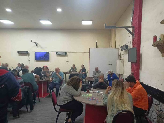 İzmir’de Kumar Baskını: 68 Kişi Yakalandı