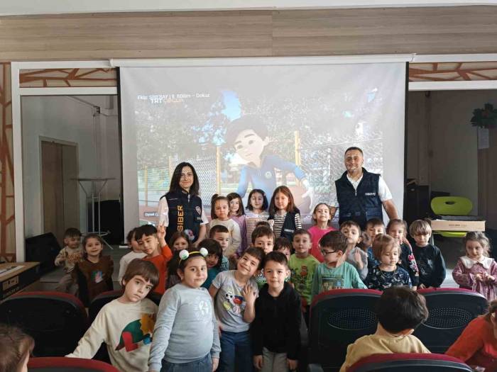 Samsun’da Öğrenciler Siber Suçlara Karşı Bilgilendirildi