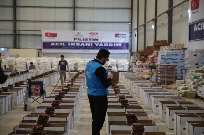 Tdv, 16 Tır İnsani Yardımı Daha Gazze’ye Ulaştıracak