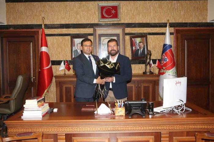 Sındırgı’da Yeni Başkan Serkan Sak Göreve Başladı