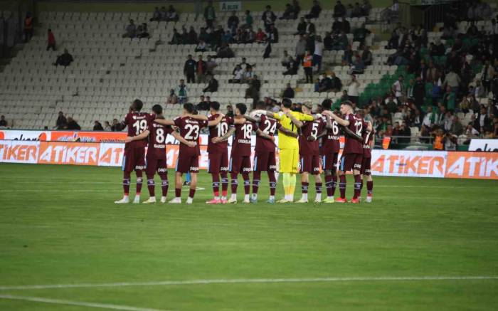 Trabzonspor’dan 1 Dakikalık Protesto