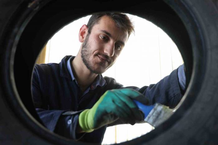 Yasak Kalkınca Vatandaşlar Oto Lastikçilerde Yoğunluk Oluşturdu