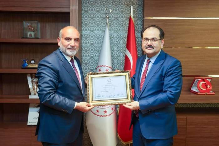 Başkan İbrahim Sandıkçı Mazbatasını Aldı