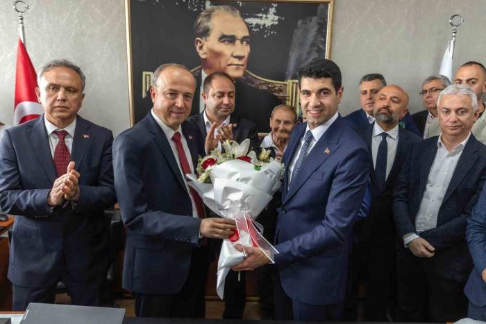 Avcılar Belediye Başkanı Seçilen Utku Caner Çaykara Görevi Devraldı