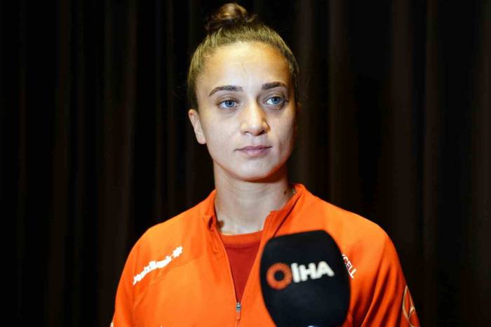 Emine Ecem Esen: “İsviçre Maçı İçin Heyecanlıyız”