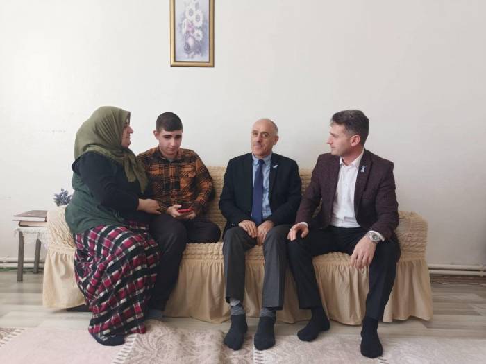 Bayburt’ta Dünya Otizm Farkındalık Günü’ne Çeşitli Etkinliklerle Dikkat Çekildi