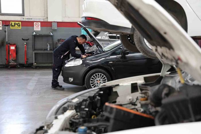 Bayram Tatilinde Yola Çıkacak Araç Sahiplerine Bakım Uyarısı