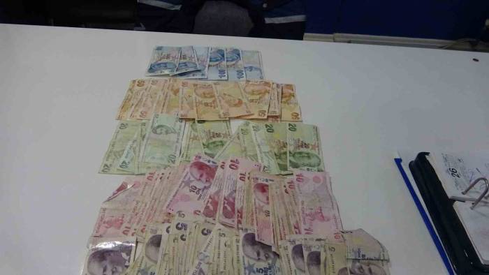 Bilecik’te Dilencilerin Üzerinden Çıkan Para Şoke Etti