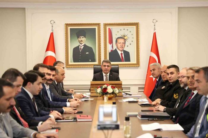 Bayram Boyunca 1555 Polis Ve Jandarma Görev Yapacak