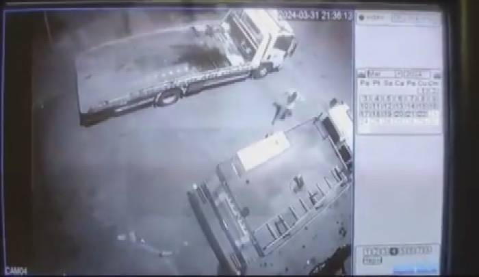 Akü Hırsızları 42 Saatlik Kamera Görüntüsünün İncelenmesiyle Yakalandı