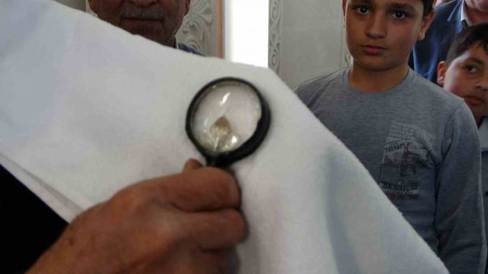 Tatvan’da Sakal-ı Şerif’i Görenler Duygusal Anlar Yaşadı