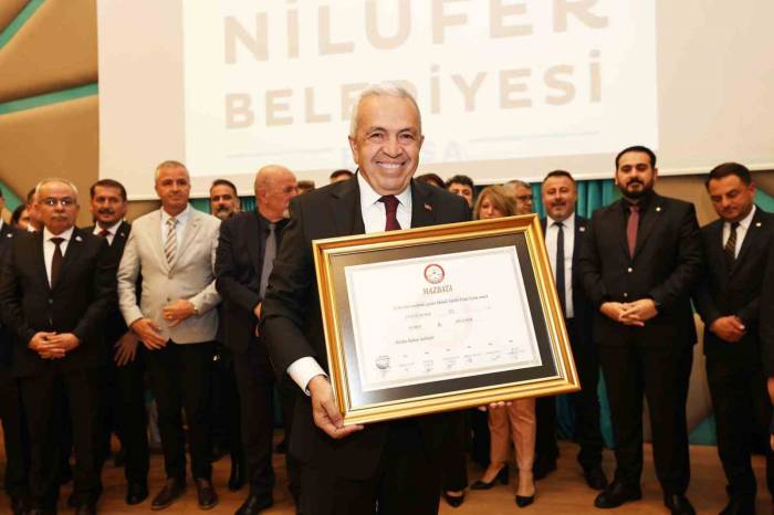 Şadi Özdemir Mazbatasını Alarak Görevine Başladı