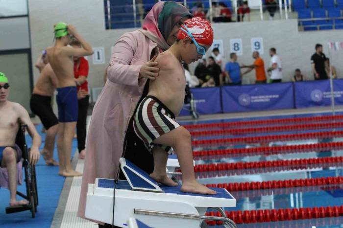 Para Yüzme-deaf Yüzme Bölge Şampiyonası Sivas’ta Yapıldı