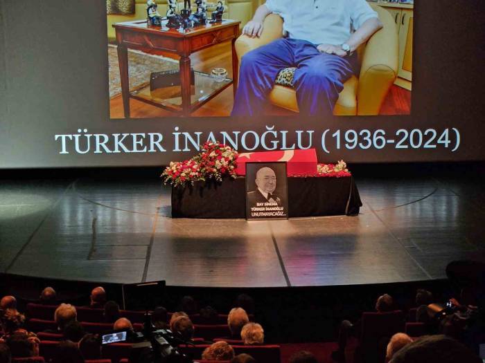 Yeşilçam’ın Ünlü İsmi Türker İnanoğlu’na Veda Töreni Düzenlendi