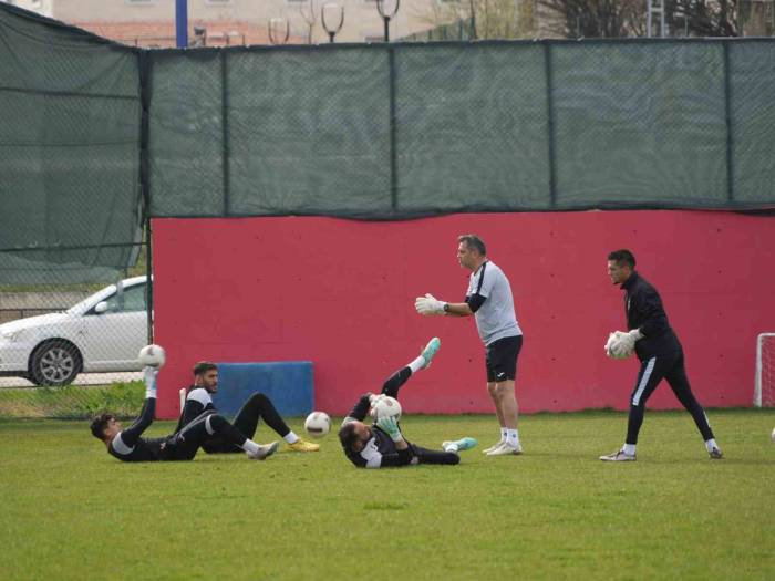 Kastamonuspor, Belediye Derincespor Maçının Hazırlıklarını Tamamladı