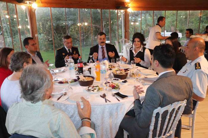Dalaman’da Polislerden İftar Yemeği