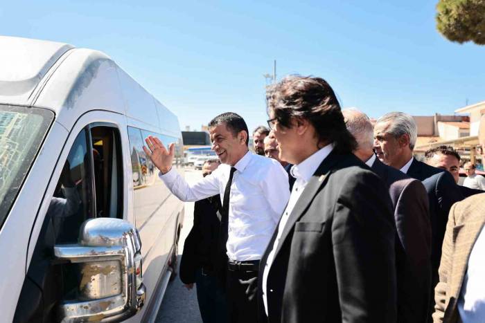 Başkan Çavuşoğlu, Kale Ve Tavas İlçe Başkanlarıyla Görüştü