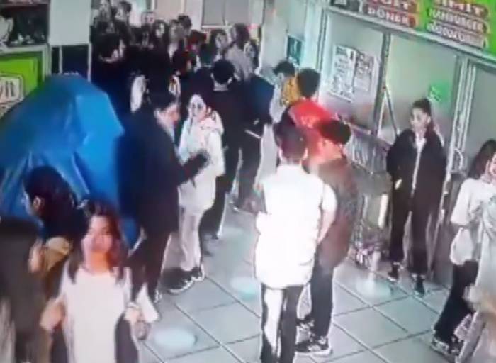 Öğretmenin Heimlich Manevrası Öğrencinin Hayatını Kurtardı