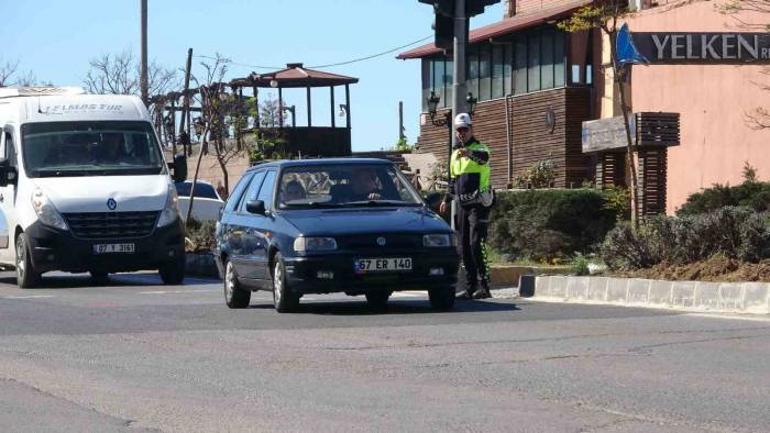 Trafik Ekiplerinden Bayram Öncesi Dronlu Denetim