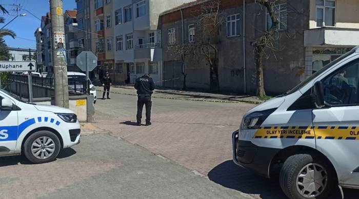 Boşanmak İstemeyen Eşine Kurşun Yağdırdı