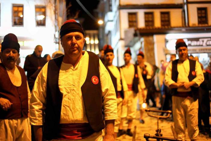 Tarihi Sokaklar Tulumbacıların Sesleriyle İnledi