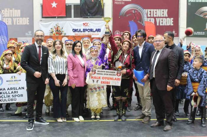 Halk Oyunları Yarışmaları Sona Erdi