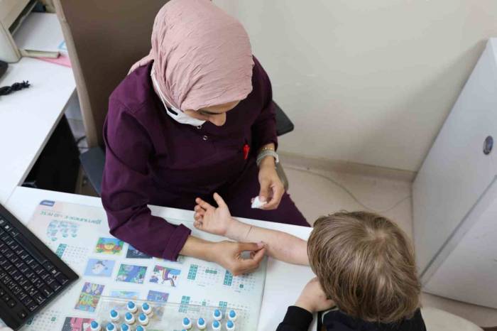 Uzmanlar Uyarıyor, Bayramda Aşırı Tatlı Gıda Alerjisine Sebep Olabilir