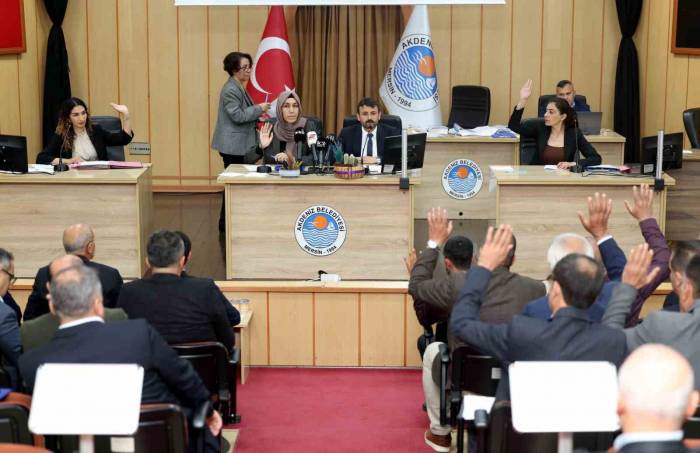 Akdeniz Belediyesi Yeni Dönemin İlk Meclis Toplantısını Gerçekleştirdi