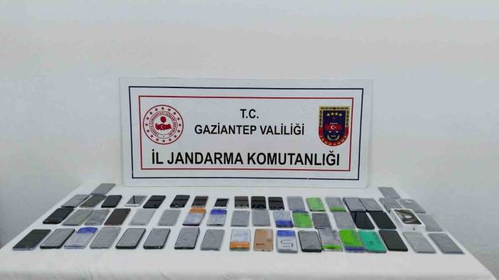Gaziantep’te 2 Milyon Tl Değerinde Kaçak Telefon Ele Geçirildi