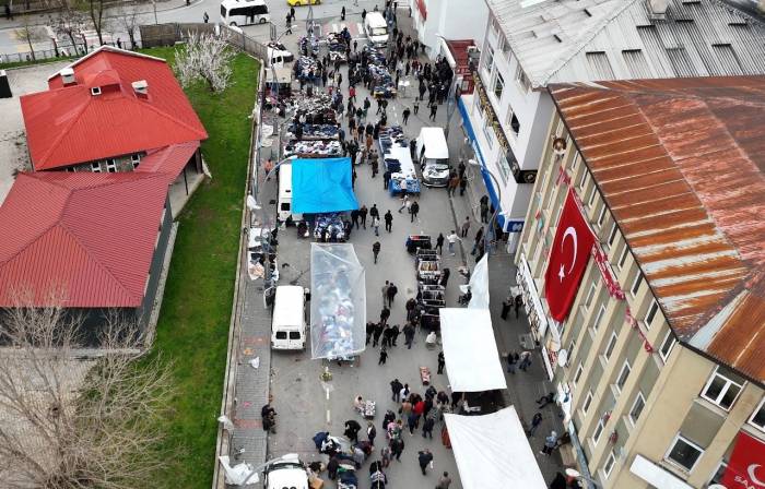 Muş’ta Kurulan Bayram Pazarında Son Gün Yoğunluğu Yaşandı