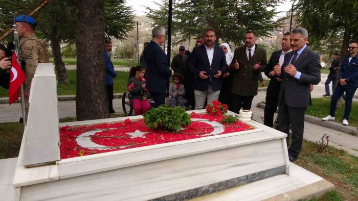 Yozgat’ta Ramazan Bayramı Arifesinde Şehitlik Ziyaret Edildi