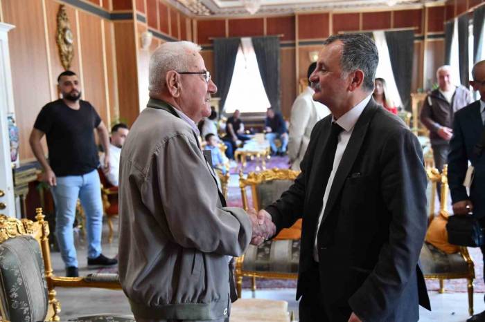 Başkan Balaban Bayram Öncesi Kapılarını Vatandaşa Açtı